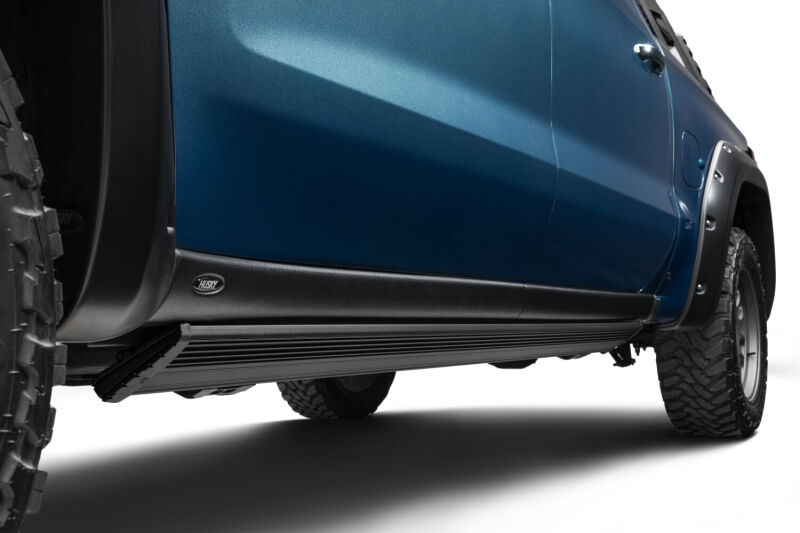 AMP Research 22-23 Chevy/GMC Silverado/Sierra 1500 & 2024 2500/3500HD Double/CC PowerStep Xtreme