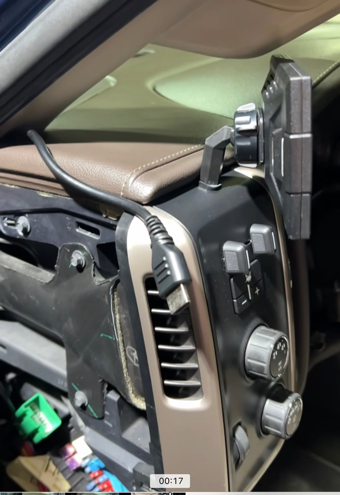 CTS 2/3 2015-2019 GMC/Silverado Dash Mount