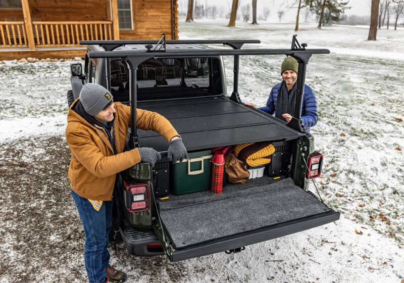 BAK 20-26 GM Silverado/Sierra 2500/3500 HD 8.2ft Bed BAKFlip MX4 TS